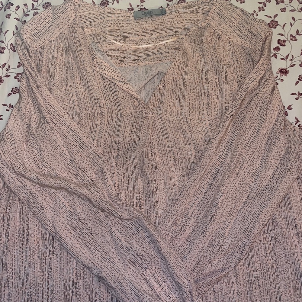 Long sleeve pink blouse